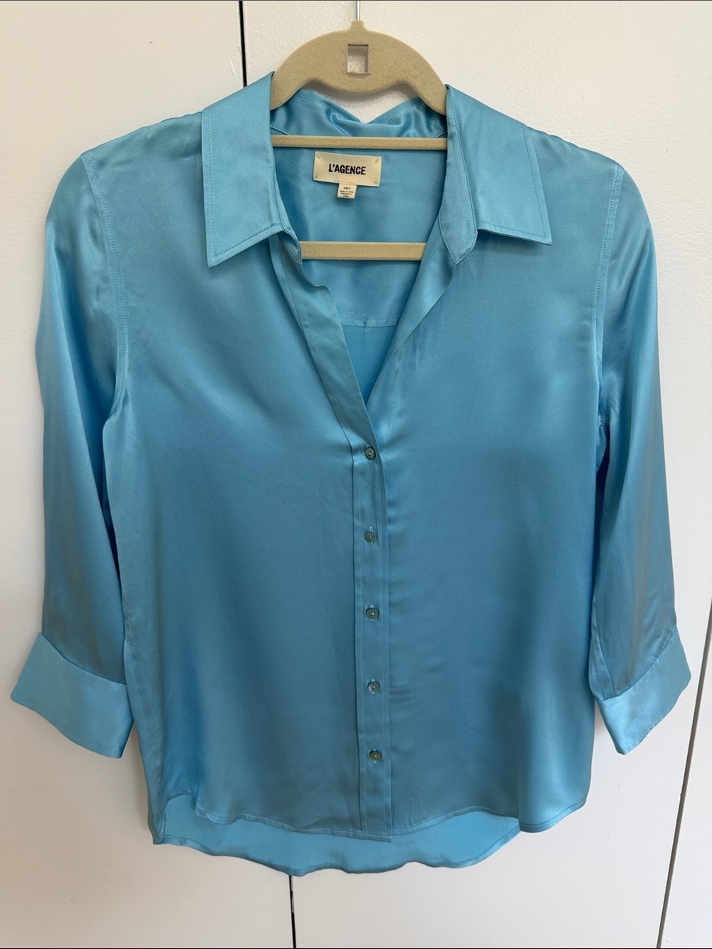 L'AGENCE Light Blue Silk Button-Front Dani Blouse - XS